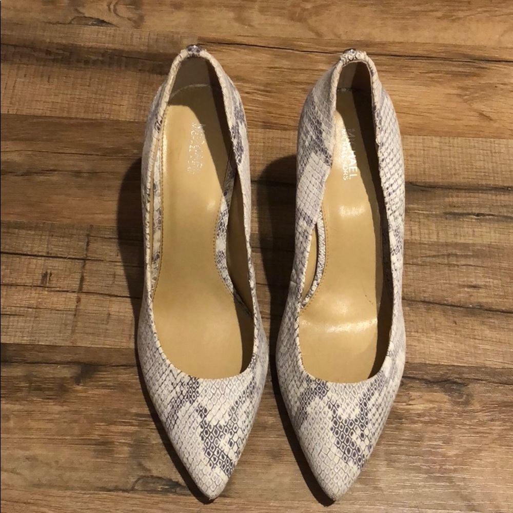 Michael Kors Python Embosses Pump Sz 9